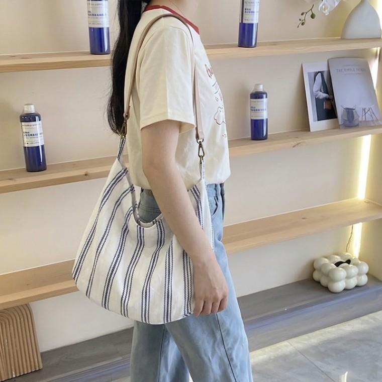 봄여름 블루 패브릭 시원한느낌 스트라이프 숄더백
