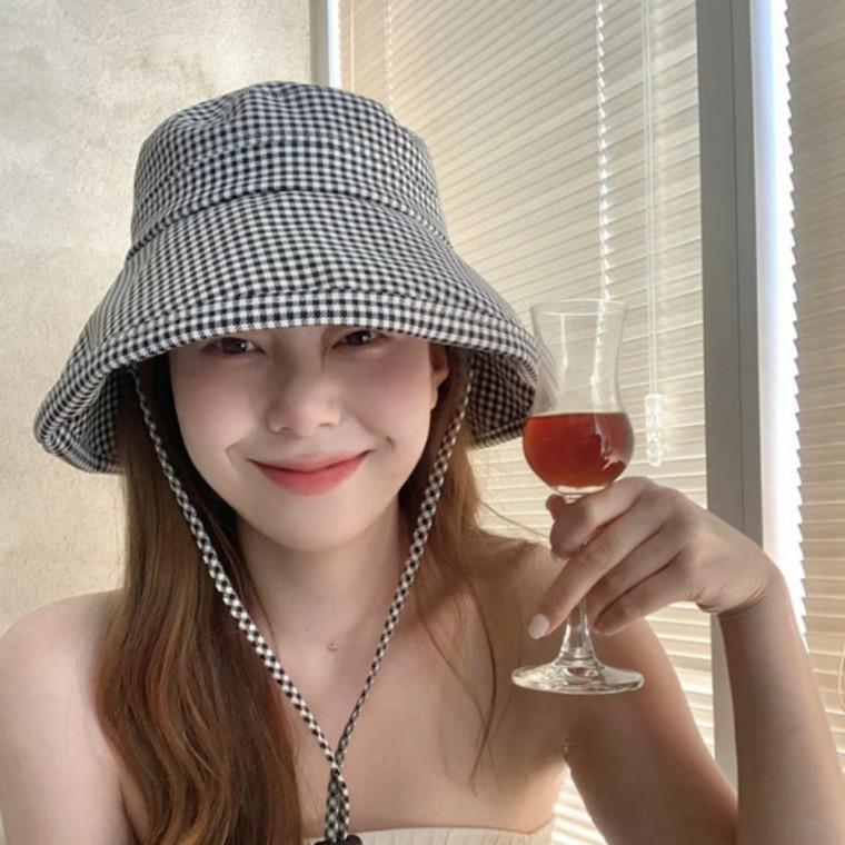 여성 봄여름 스트릿 캐주얼 체크 와이드 조절끈 벙거지 모자