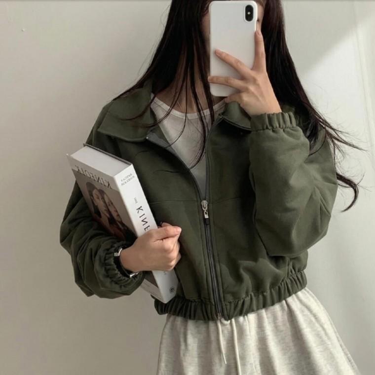 스포티한 디자인 트레이닝 무드 데일리 크롭 집업점퍼