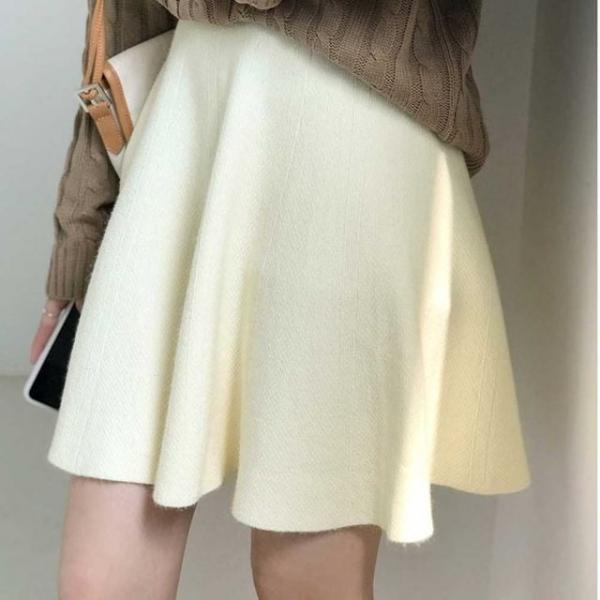 키작녀 플레어 숏 미니 스커트 짧은 치마 데이트 코디
