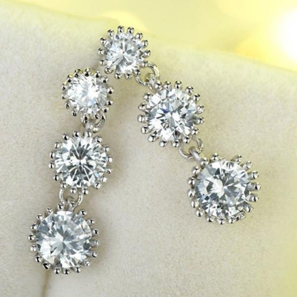 원형모양 큐빅 실버 귀걸이-화이트DG