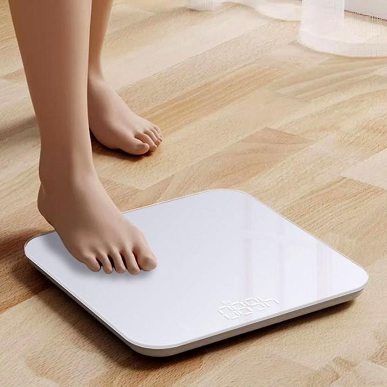 퓨어화이트 인테리어 LED 디지털 체중계 강화유리 깔끔한 디자인