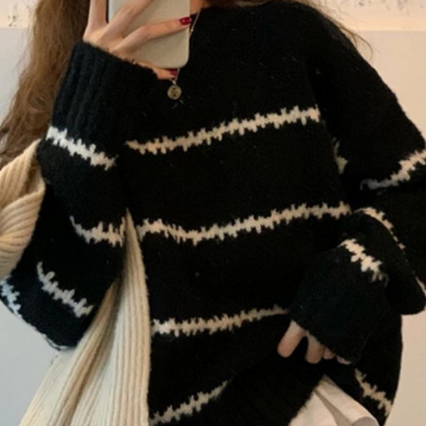 캐주얼한 줄무늬 스웨터 루즈핏 니트티 소프트한 소재