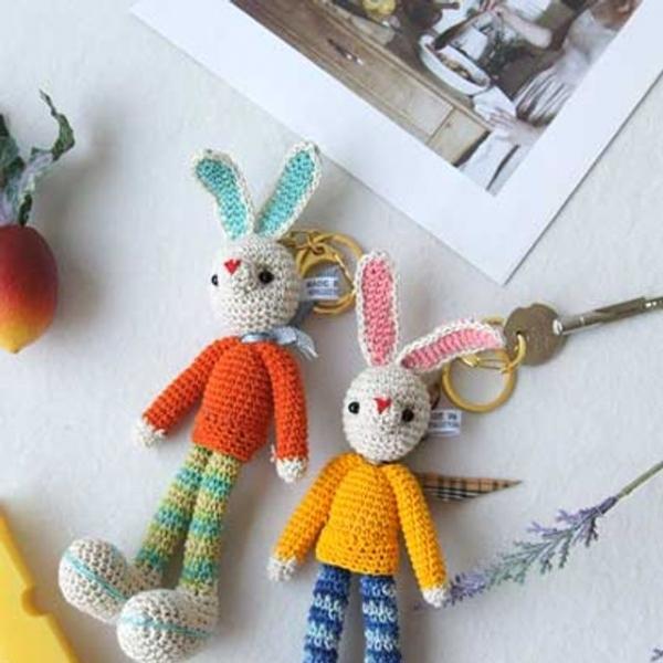 독특한 뜨개 열쇠고리 왕발 토끼 키홀더 랜덤컬러