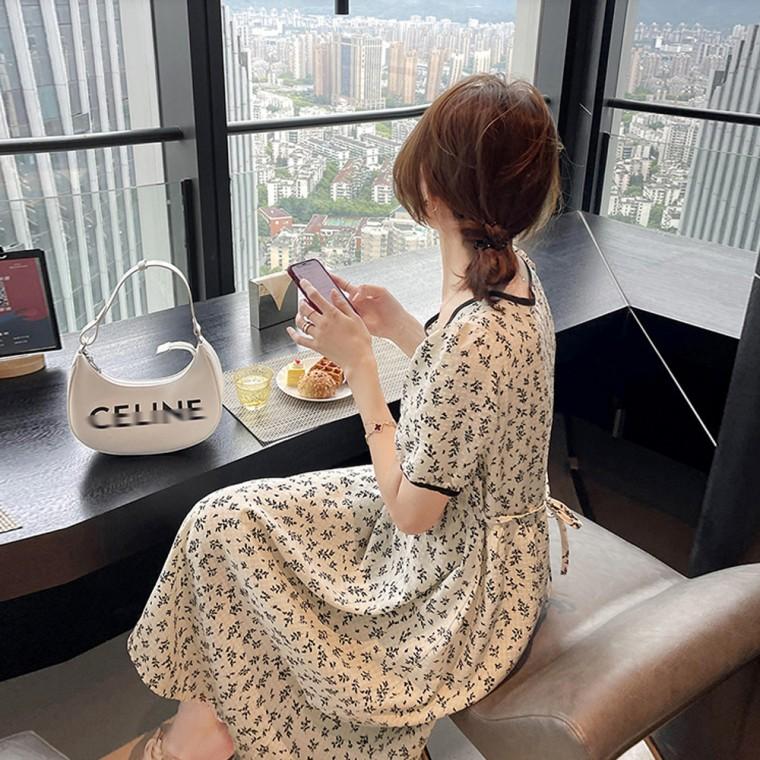 [위드기프트] 수수한 패턴 여성스러운 원피스