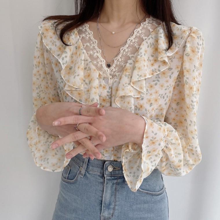 [위드기프트] 키치플라워 레이스 블라우스