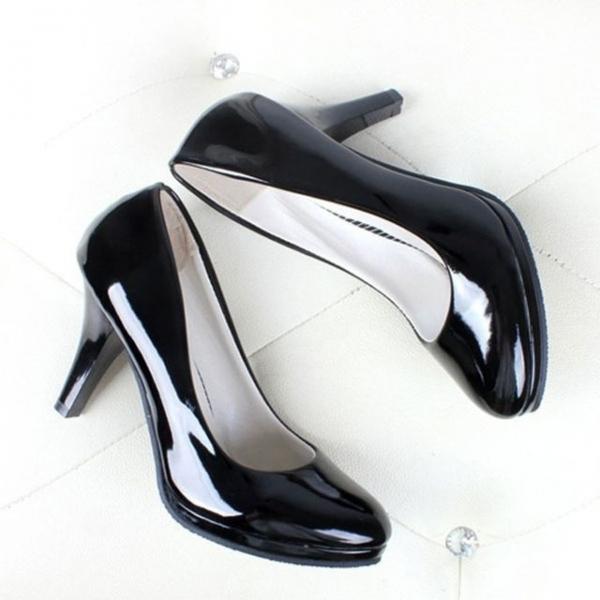 에나멜 8.5cm 펌프스힐