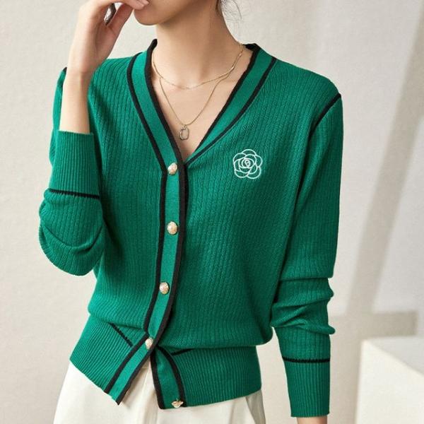 고급스러운 까멜리아 가디건