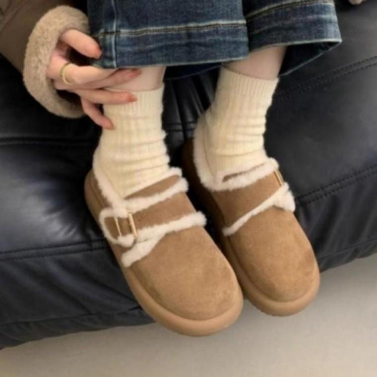 여성 겨울 퍼 안감 버클 스트랩 포근한 로퍼 슬리퍼 털신발 털슬리퍼 패딩부츠 여성 사무실 방한 겨울