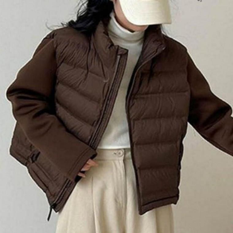 일체형 패딩 아우터 조끼 레이어드 효과로 보온성을 높이면서도 멋스러운 실루엣을 살린 겨울 패딩 점퍼