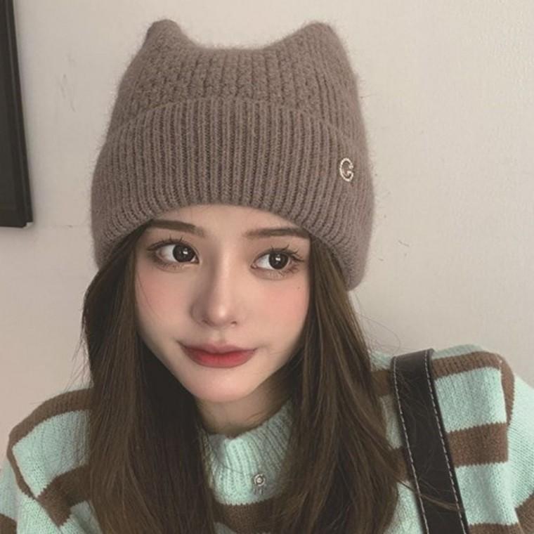 겨울 털모자 브로치 고양이귀 비니 장식 니트비니