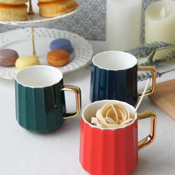 유니크한 골드 손잡이 뉴 펜타 골드 머그컵
