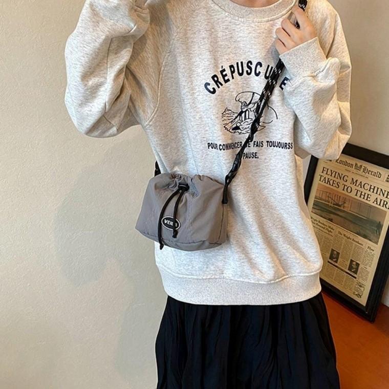 여성 4컬러 나일론 경량 파우치모양 컴팩트 크로스백