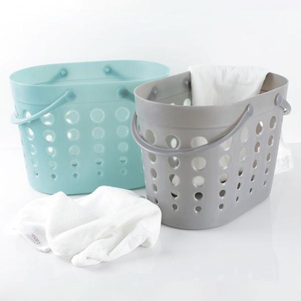 적인 색감의 빨래 바구니