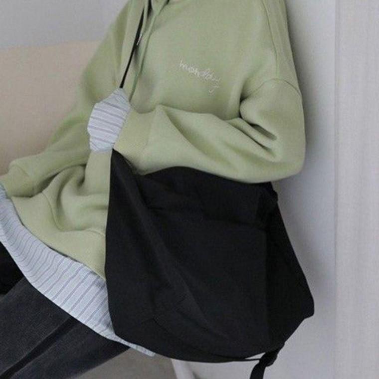 블랙컬러 캐주얼 슬링백 대학생가방 커플 크로스백