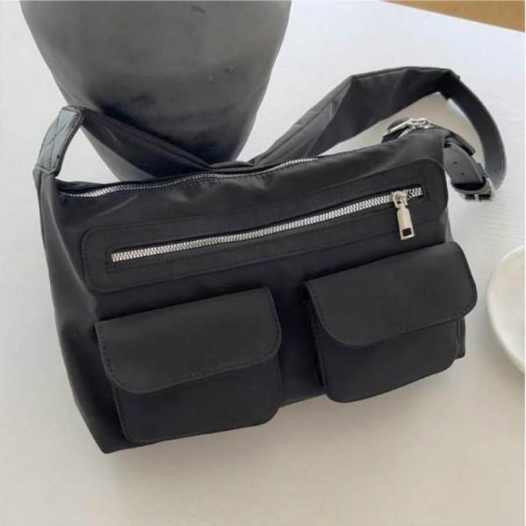 투포켓 지퍼 어깨끈 조절 크로스백 데일리 가방