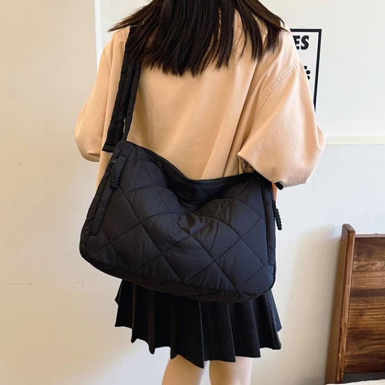 여성 외출 가방 퀄팅 누빔 스타일 스트랩 조절 데일리 숄더백 크로스백