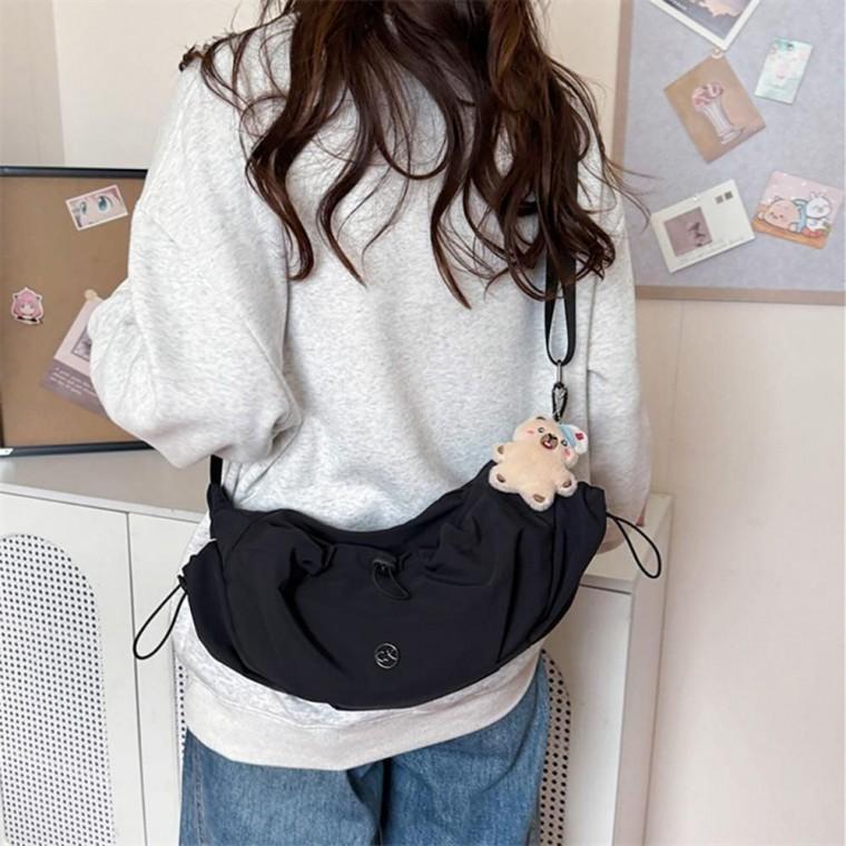 여성 가벼운 백 키링포함 데일리 여행 패션잡화 쇼퍼백 백 겨울 여성 백 반달 여행 뽀글이 메신저백 스트