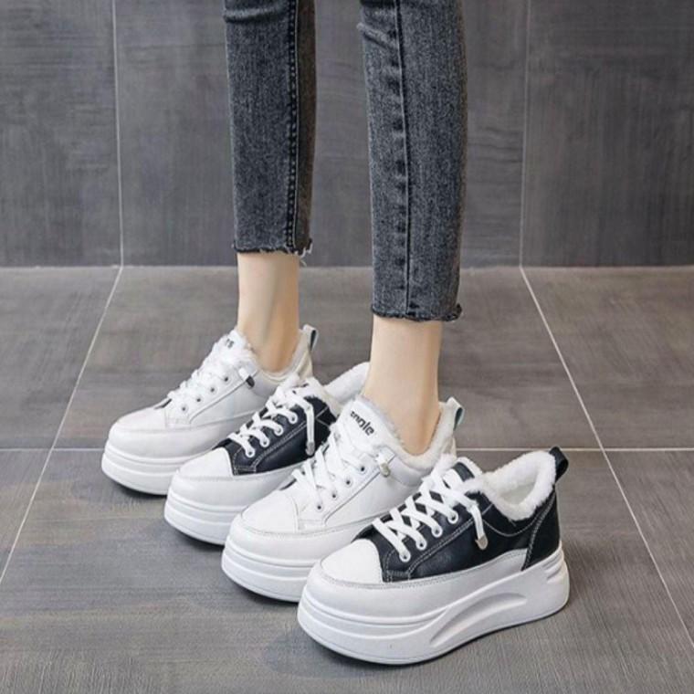 여성 플랫폼 통굽 털스니커즈 키높이 겨울 운동화 2색