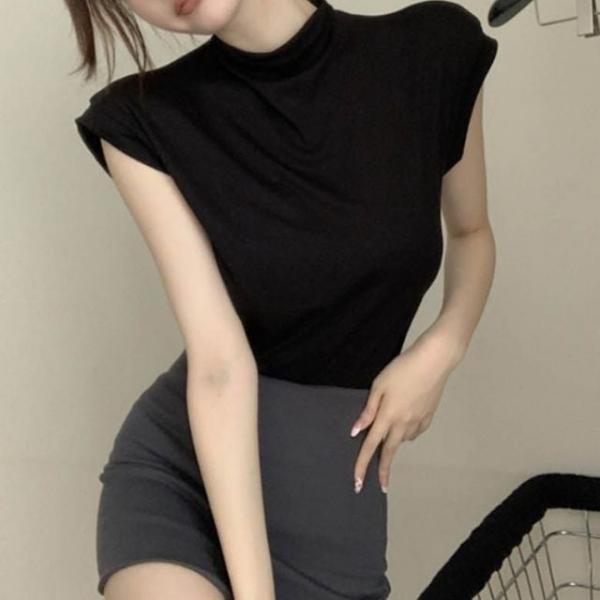 bns 단정하면서도 세련된 트렌디 반팔티 반목 크롭 티셔츠