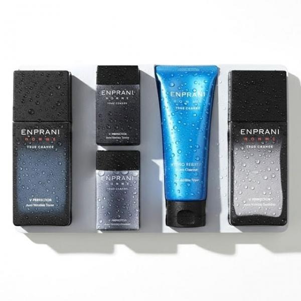 얼굴라인 거친 피부결을 다듬는 남성화장품 기초세트