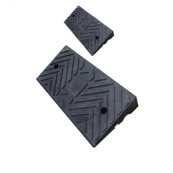 750 X 350 X 100 경사로에 사용하는 차량진입판 X 2개