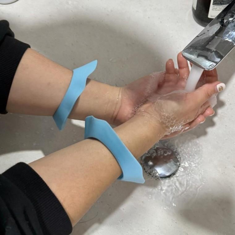 1쌍 블루 세안 설거지 손목밴드 팔 세안밴드 세수 물흐름방지 소매 실리콘 클렌징