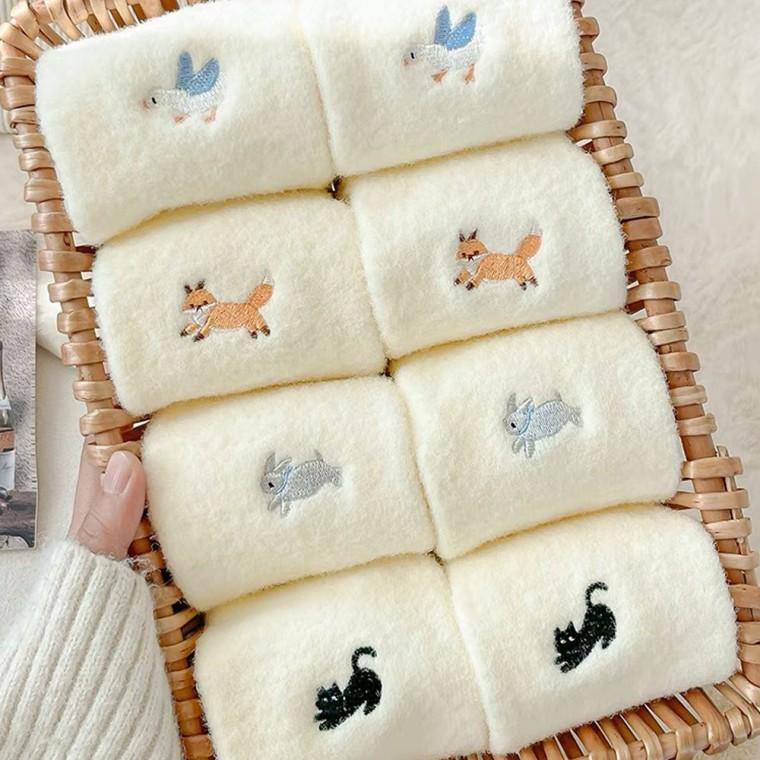 러블리 자수 여자 겨울 중목 양말