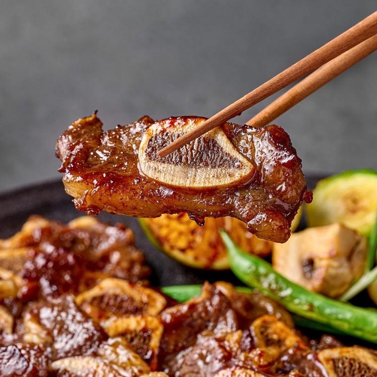 특제 비법소스의 풍부한 감칠맛 양념LA한입갈비 800g x 2팩