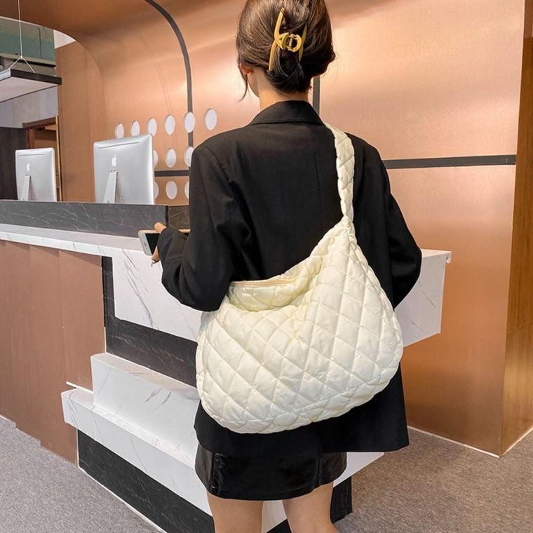 보부상 가방 가벼운 제니 대학생 퀄팅백