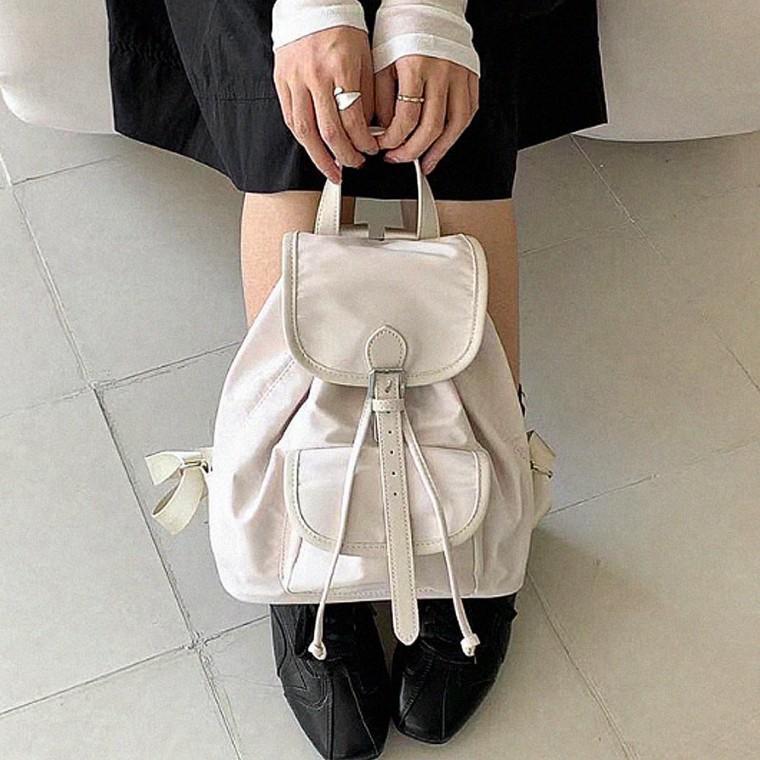 여성 여행룩 미니 백팩 캐주얼 외출 가방