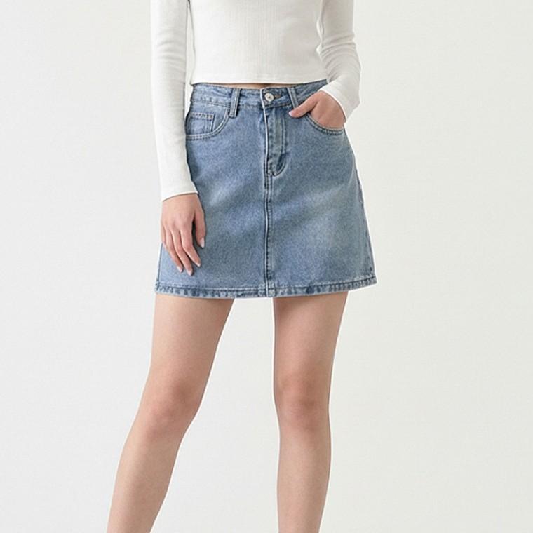 여름 데이트룩 라이트블루 A라인 데님 미니 스커트