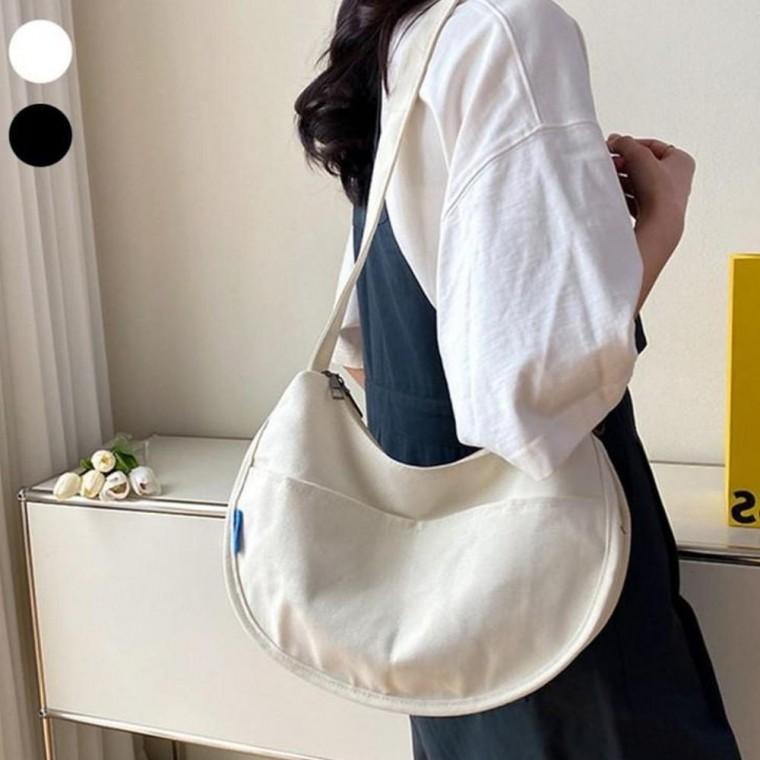 여성 가방 경량 데일리 반달 투포켓 크로스백