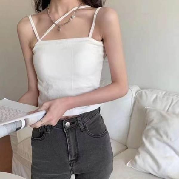 탄탄한 소재의 캡 브라 트랜디한 디자인 단독 이너 데일리 아이템 사계절 아우터 코디 여성 분위기
