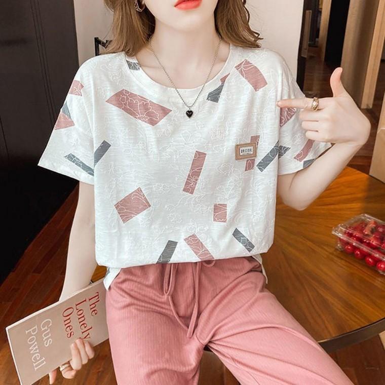 중년 여자 엄마 여름 외출 꽃무늬 패턴 화사한 반팔티 여성 티셔츠 U넥 라운드 이너