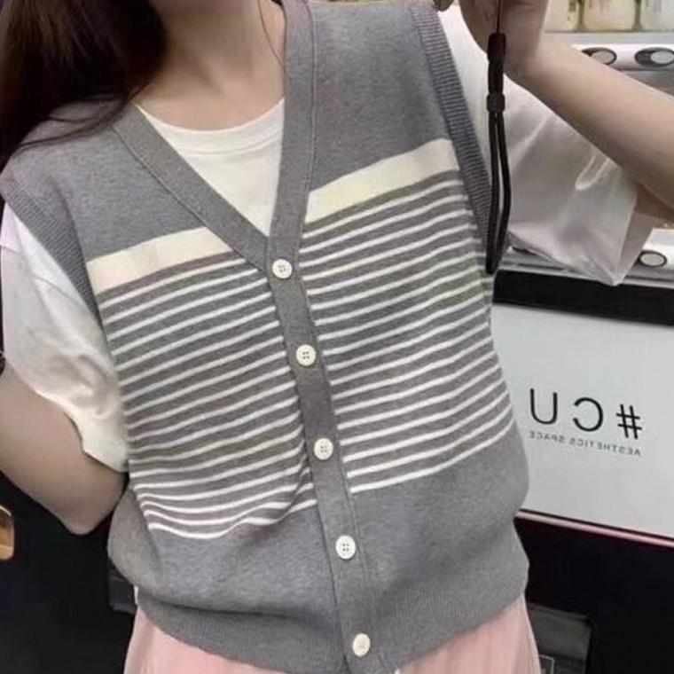 베스트 시크 브이넥 스트라이프 스쿨룩 스타일 민소매 니트 캐주얼 데일리룩 여름 니트웨어