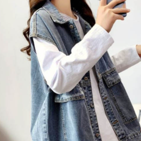 워싱 디테일로 빈티지한 이 살아나는 여자 청조끼로 심플한 룩에도 어울리는 데일리 조끼