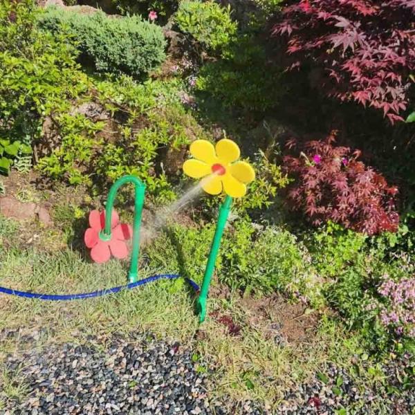춤추는 미친꽃 정원 스프링쿨러