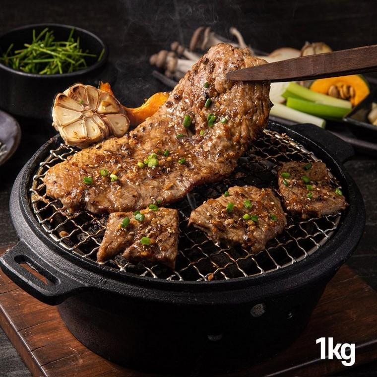 돼지 목살 왕구이 양념구이 1kg 갈비맛양념 냉동보관양념 숯불갈비