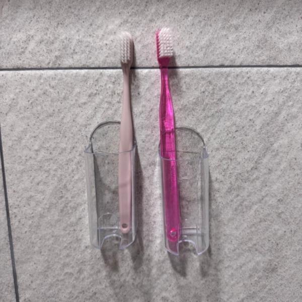 전동 칫솔꽂이 투명