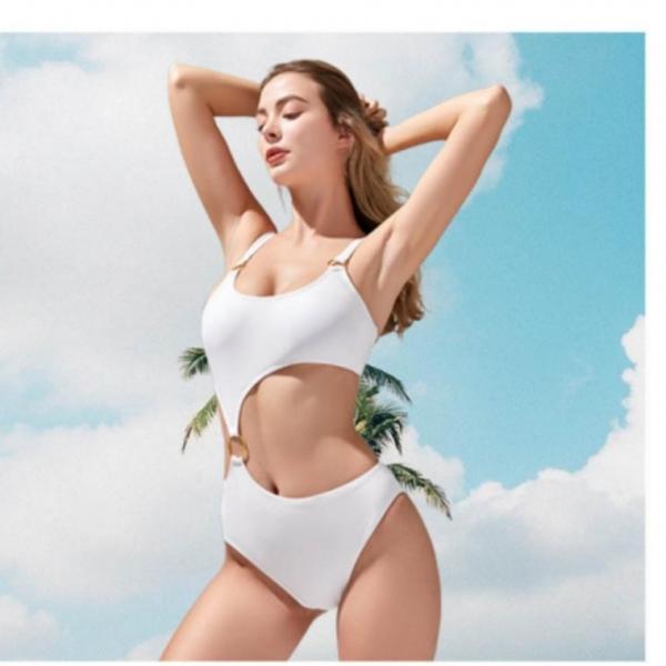 패션 휴가룩 바다 수영복 골드링 트임 피서 원피스 포인트 매력적인 휴가