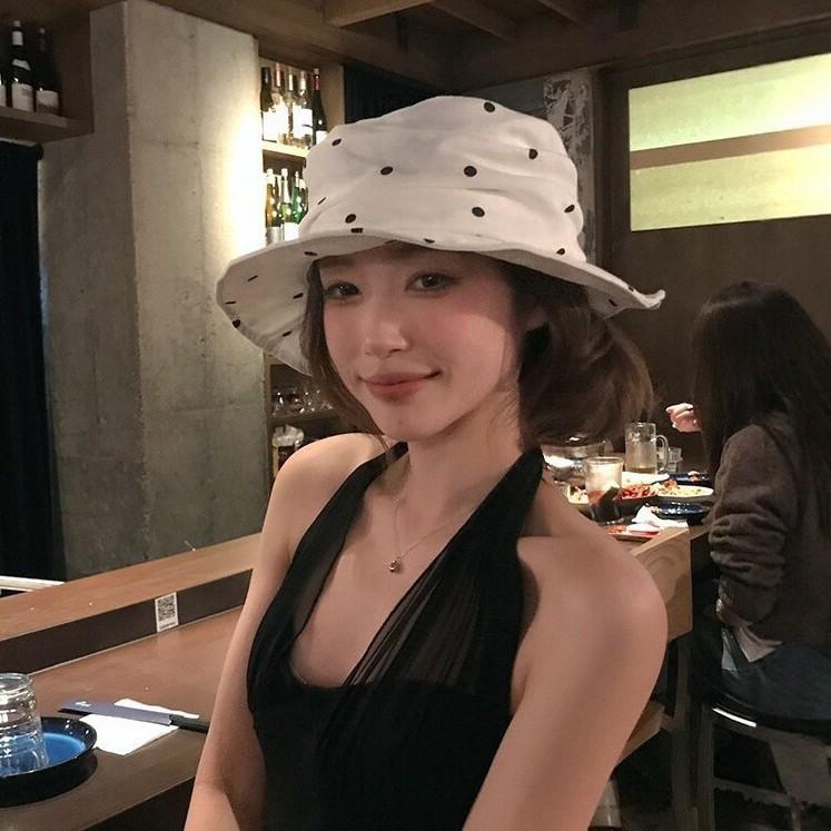 봄 여름 신상 얇은 타입의 달콤한 블랙 화이트 도트 무늬 여성용 플랫헤어 모자 어디에나 잘 어울리는 큰