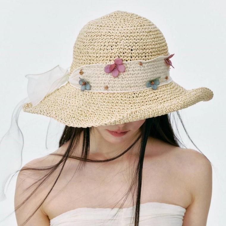 상큼한 레이스 리본 꽃 장식의 짚으로 만든 버킷햇 여성용 봄 여름용 한국 스타일 분위기 있는 챙 넓은 밀