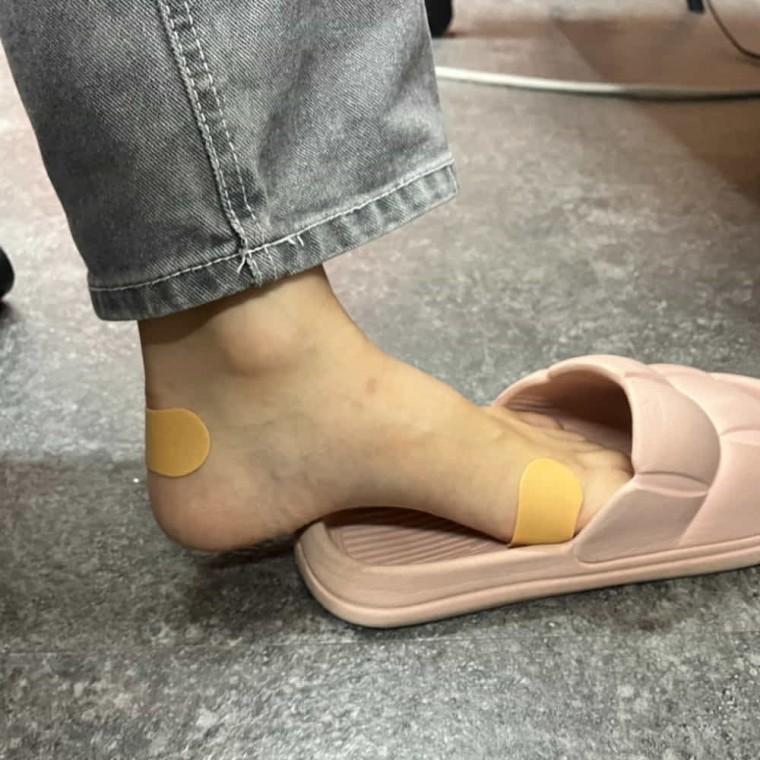 발뒤꿈치 보호패드 뒤꿈치까짐 물집밴드