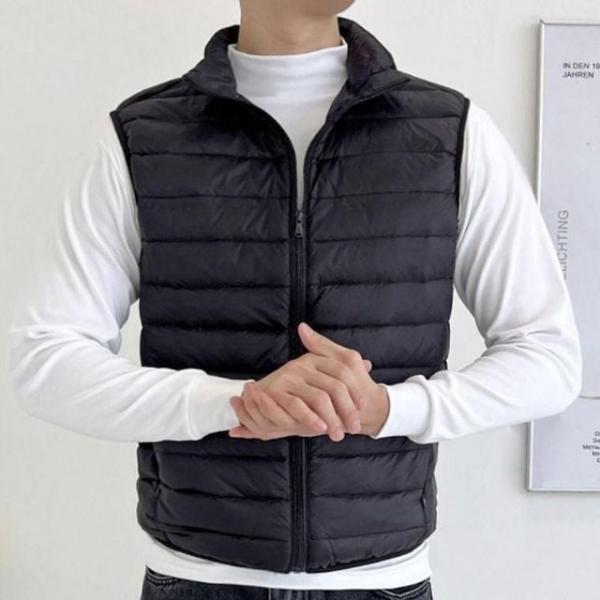 남성 가벼운 하이넥 패딩 조끼 1P 겨울 데일리 점퍼 간절기조끼 따뜻한 자조끼 집업조끼 방한 성조끼