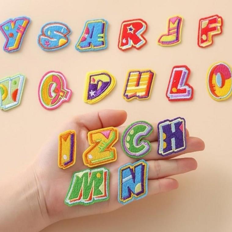 알파벳 패치 옷수선 스티커 DIY 이니셜 자수 장식 자수와펜 알파벳와펜 열접착와펜