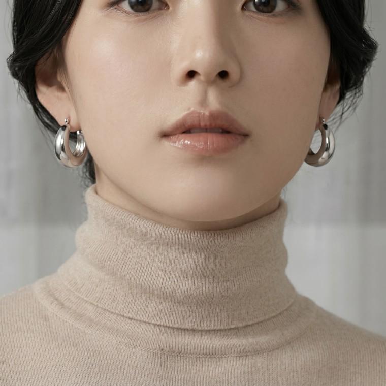 실버 원터치 링귀걸이 볼드 라운드 후프 귀걸이 여성 데일리 포인트 이어링