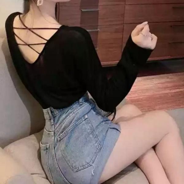 시시루 긴팔 루즈핏 티셔츠 백라인 스트랩 포인트