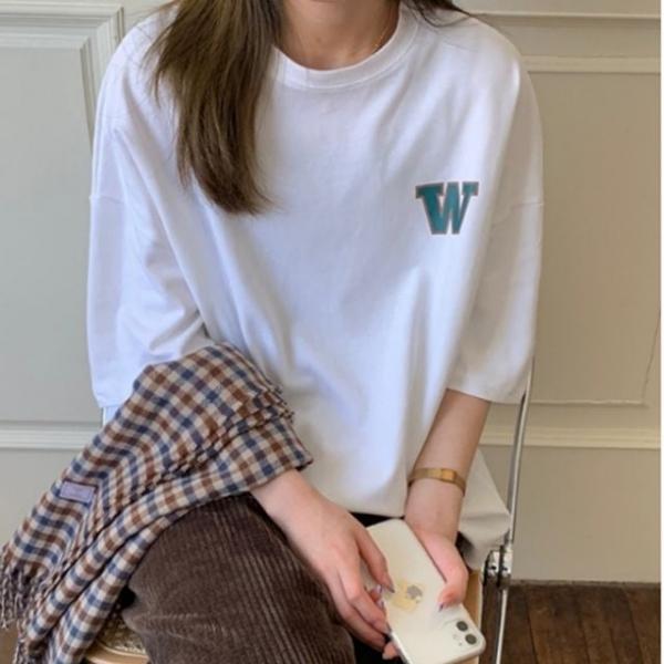 W 레터링 7부 오버핏 박스티 반팔 티셔츠
