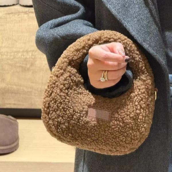 여성 뽀글이 퍼 미니 핸드백 브라운 데일리